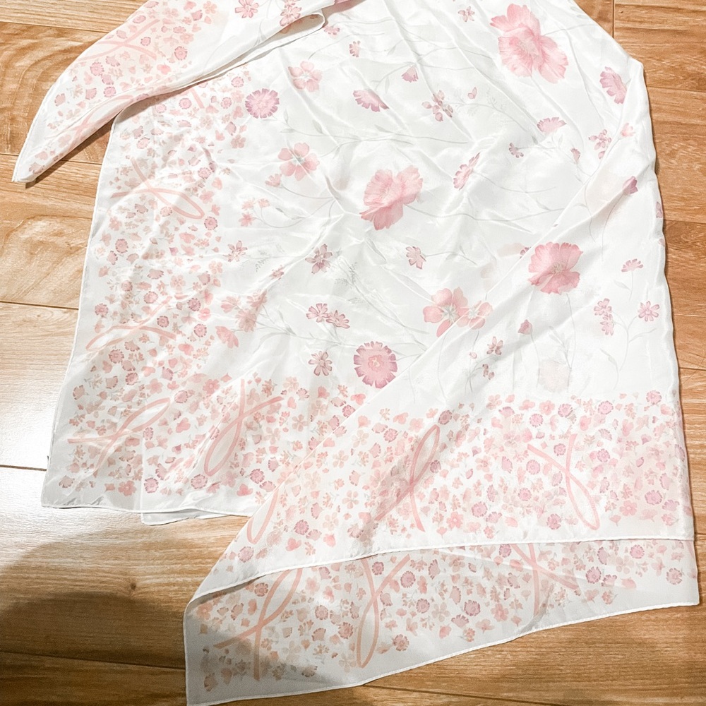 Vintage 100% silk head & neck wrap